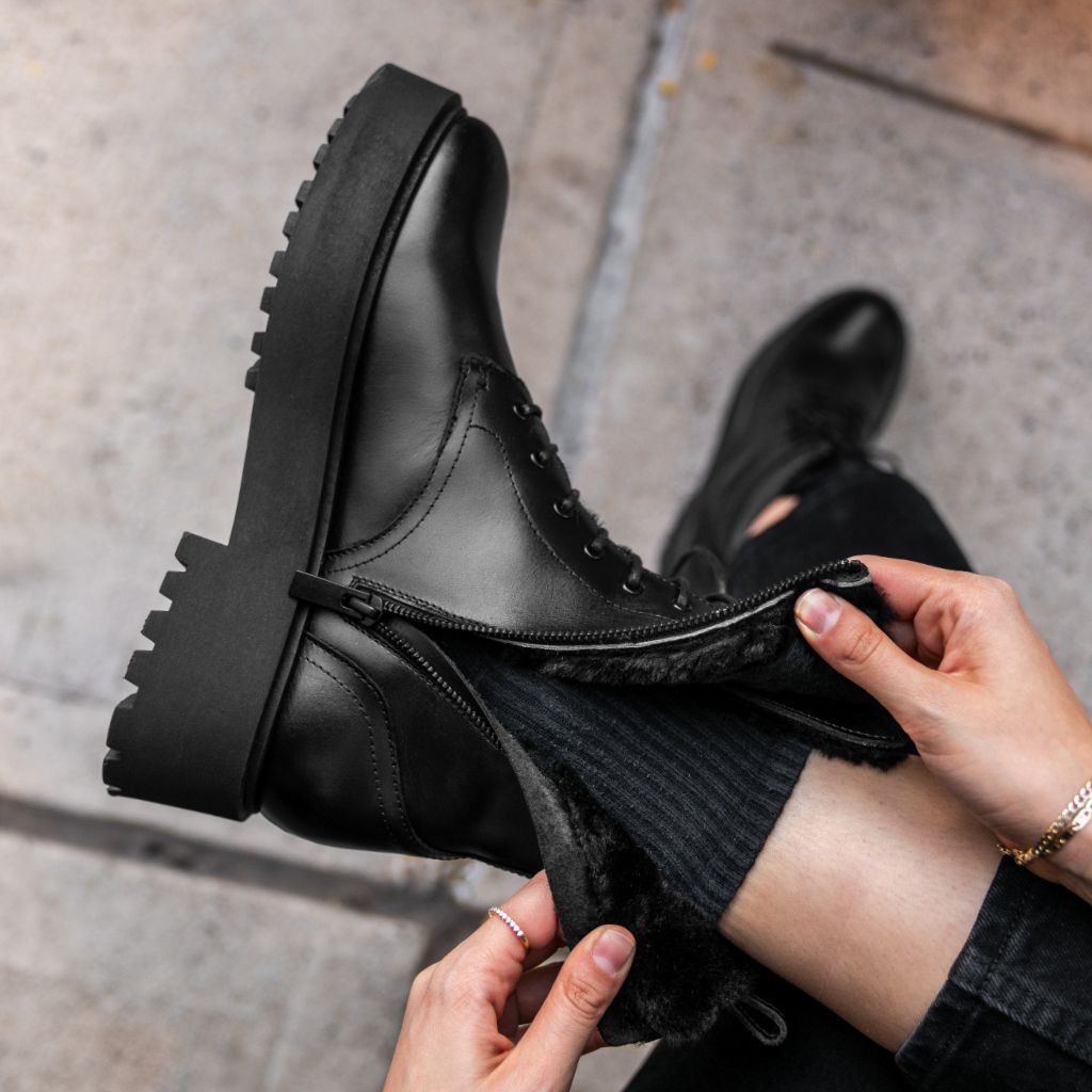 Quest | Black Shearling